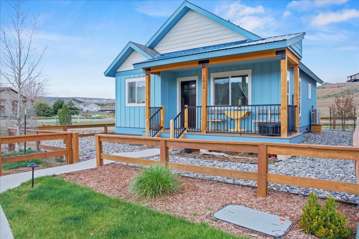 292 Redcliff Drive